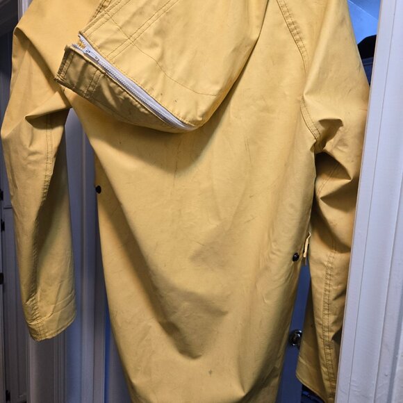 Lot one raincoat yellow unise size Large. - Picture 2 of 3